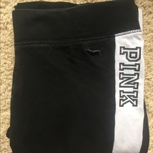 Victoria’s Secret PINK leggings.
